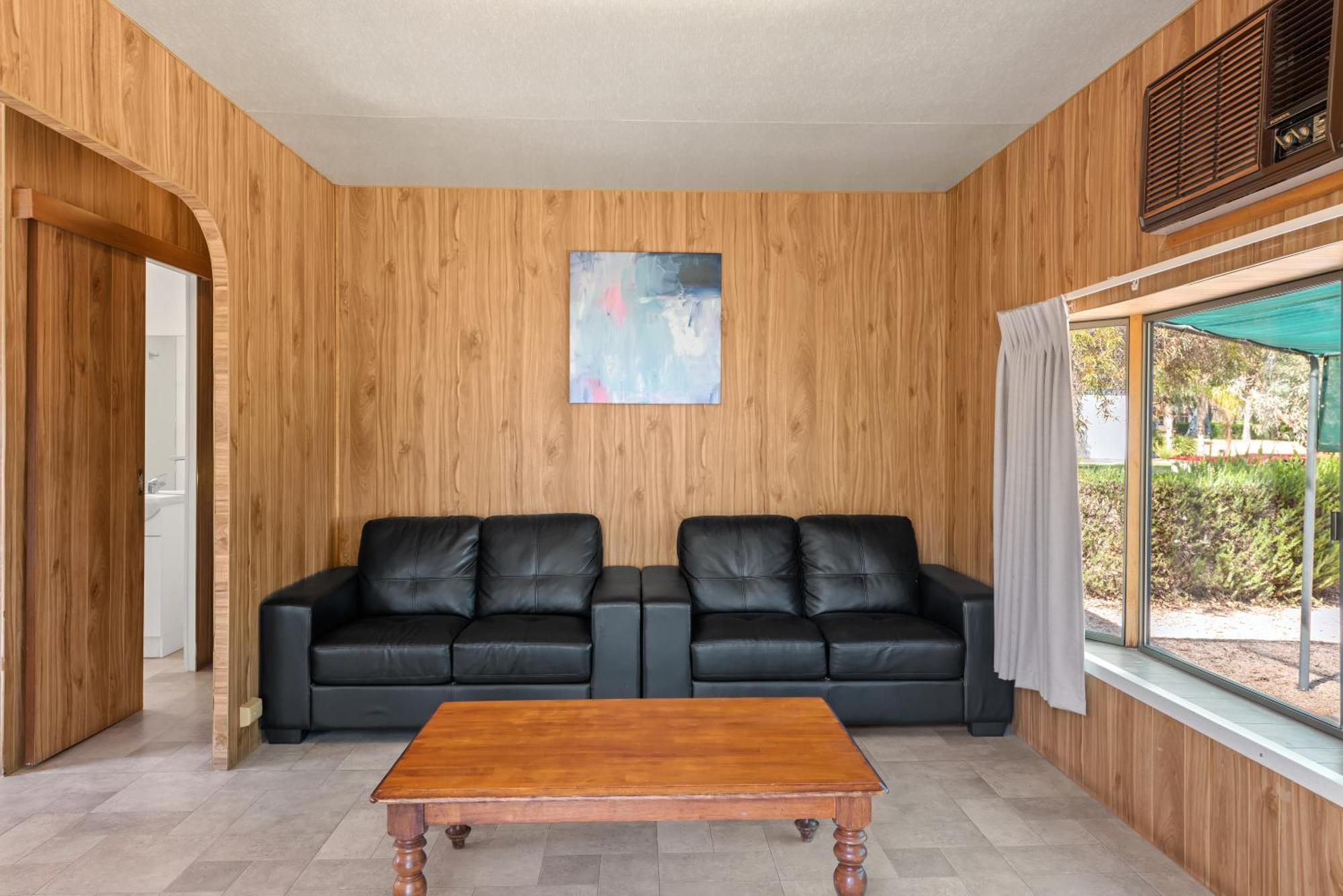 Discovery Parks - Lake Bonney Barmera Room photo